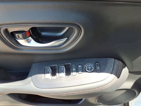 Used 2025 Honda HR-V Sport image 13
