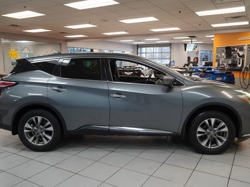 Used 2018 Nissan Murano S image 11