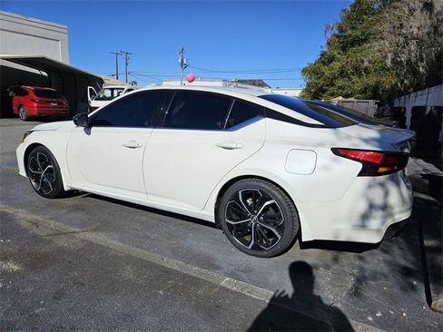 Used 2024 Nissan Altima 2.5 SR w/ SR Premium Package image 9