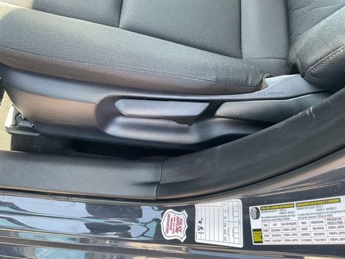 Used 2025 Toyota Corolla LE FWD image 10