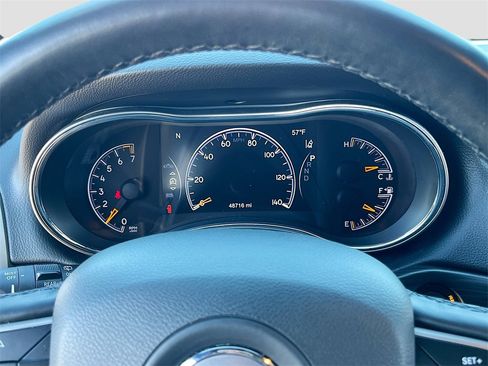 Certified 2022 Jeep Grand Cherokee Laredo X image 12