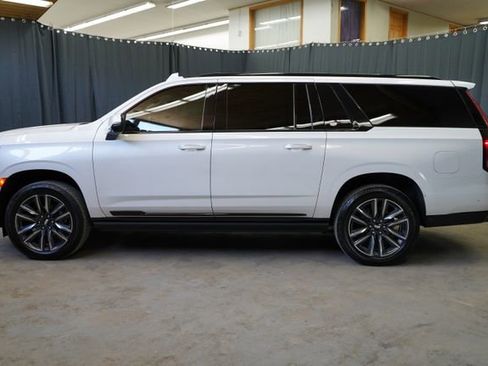 Used 2023 Cadillac Escalade ESV Sport w/ Touring Package AWD/4WD image 4