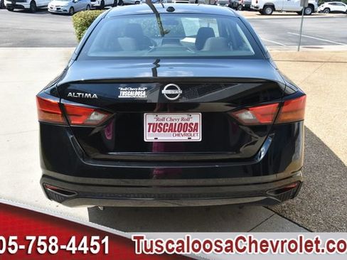 Used 2025 Nissan Altima 2.5 SV FWD image 9