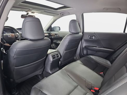 Used 2017 Honda Accord EX-L image 13