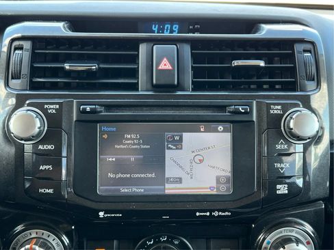 Used 2018 Toyota 4Runner TRD Off-Road AWD/4WD image 20