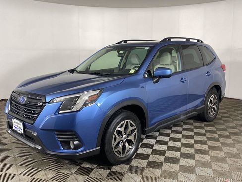 Used 2022 Subaru Forester Premium AWD/4WD image 10
