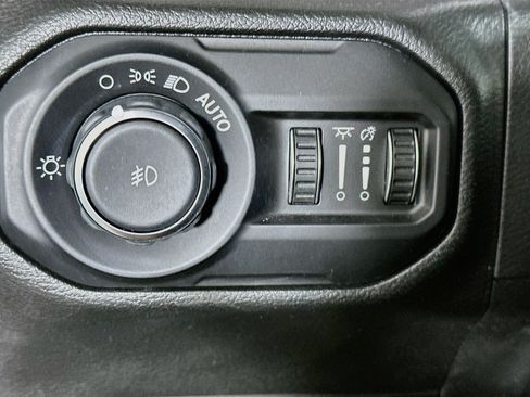 Used 2022 Jeep Wrangler Unlimited Sport AWD/4WD image 17