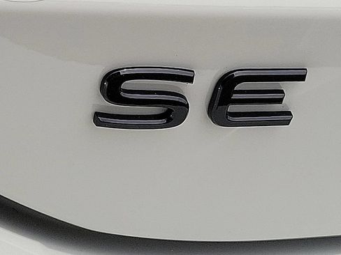 Used 2026 Volkswagen Tiguan SE R-Line FWD image 9