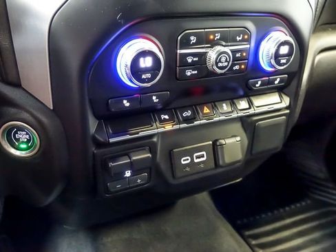 Used 2022 GMC Sierra 2500 SLE w/ SLE Value Package; AWD/4WD image 22