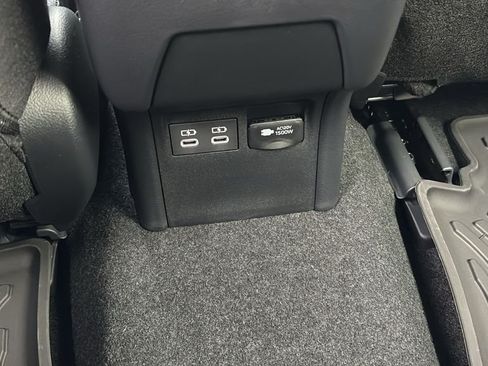 New 2026 Toyota Prius Plug-In Hybrid FWD image 9