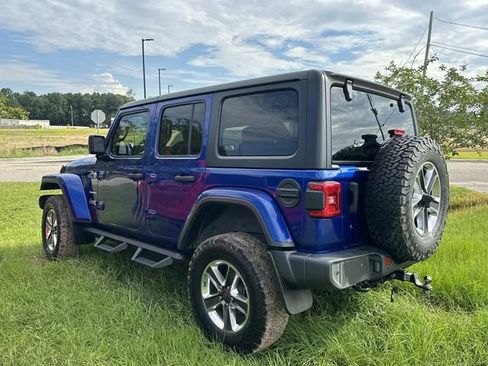 Used 2018 Jeep Wrangler Unlimited Sahara AWD/4WD image 7