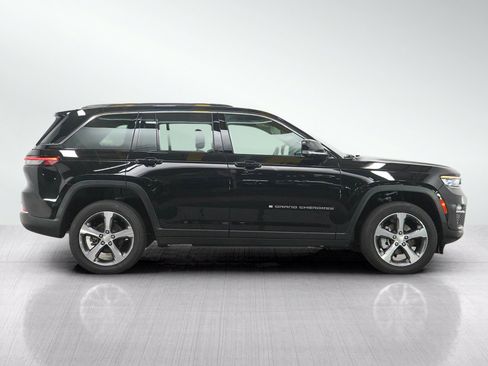 Used 2024 Jeep Grand Cherokee Limited w/ Luxury Tech Group II AWD/4WD image 6