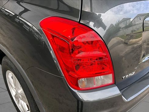 Used 2020 Chevrolet Trax LS FWD image 28