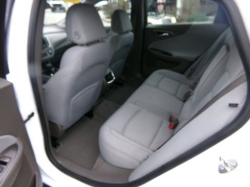 Used 2022 Chevrolet Malibu LT FWD image 21