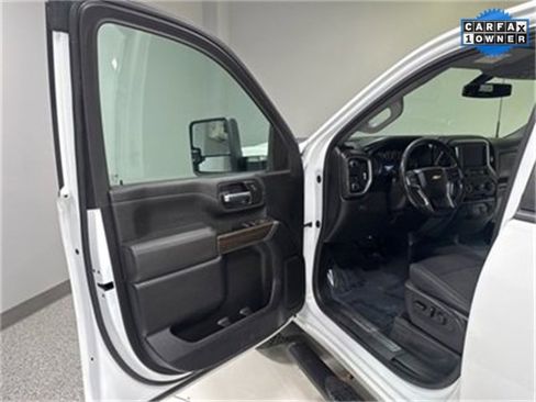 Used 2022 Chevrolet Silverado 2500 LT w/ Convenience Package image 7