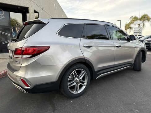 Used 2017 Hyundai Santa Fe Limited image 5