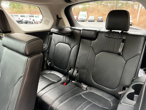 Used 2025 Honda Pilot Elite image 23