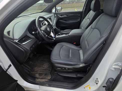 Used 2023 Buick Enclave Essence AWD/4WD image 7