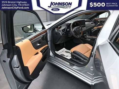 Used 2022 Lexus ES 350 Ultra Luxury w/ Accessory Package FWD image 15