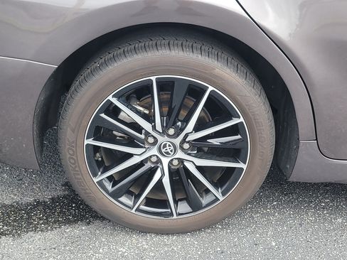 Used 2024 Toyota Camry SE w/ Cold Weather Package image 10