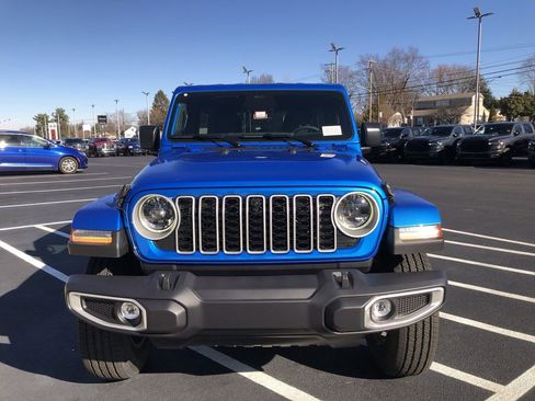 New 2026 Jeep Wrangler Unlimited Sahara w/ Technology Group AWD/4WD image 16