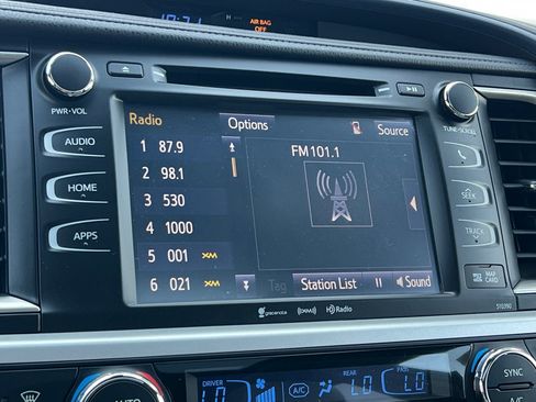 Certified 2019 Toyota Highlander XLE AWD/4WD image 18