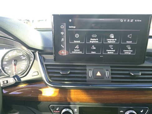 Used 2023 Audi Q5 2.0T Premium w/ Convenience Package image 18