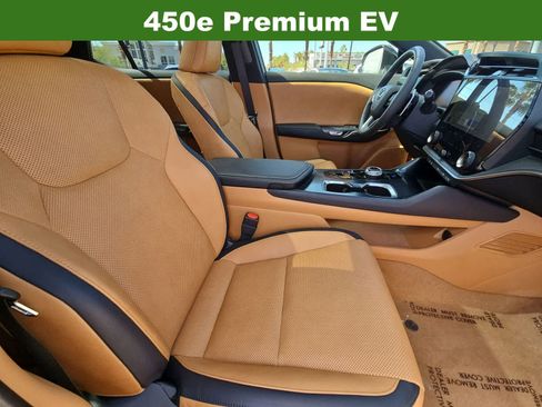 Used 2023 Lexus RZ 450e Premium w/ Technology Package AWD/4WD image 18