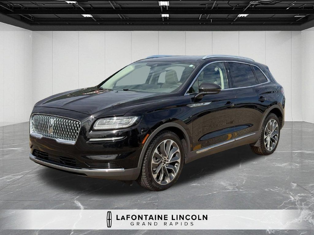 Used 2023 Lincoln Nautilus Reserve AWD/4WD image 1