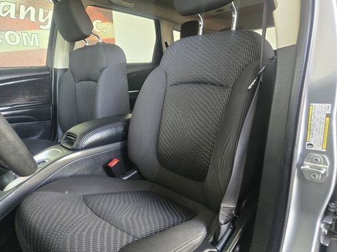 Used 2018 Dodge Journey SXT image 13