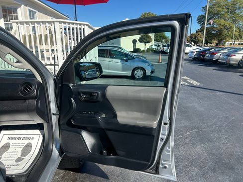 Used 2019 Toyota Tacoma SR image 23