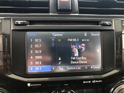 Used 2018 Toyota 4Runner TRD Off-Road Premium image 12