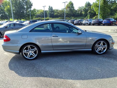Used 2009 Mercedes-Benz CLK 350 Coupe image 7