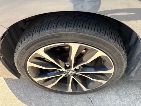 Used 2017 Toyota Corolla XSE w/ Carpet Mat Package (TMS) FWD image 31