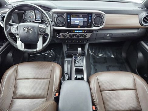 Used 2017 Toyota Tacoma Limited w/ Tow Package image 12