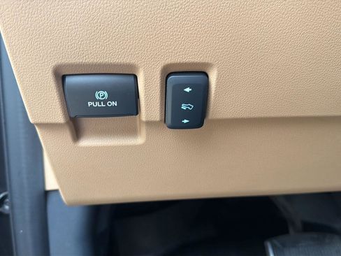 Used 2024 Ford F250 Lariat w/ Sport Appearance Package image 14