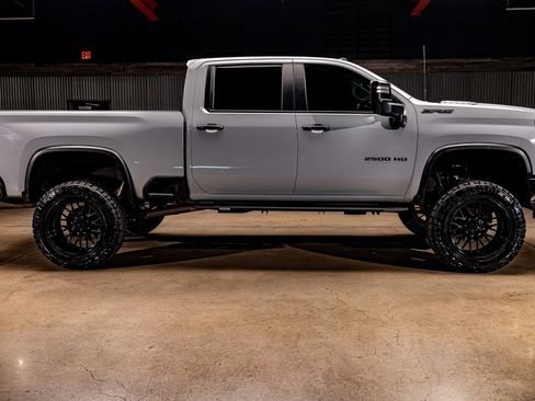 Used 2024 Chevrolet Silverado 2500 ZR2 w/ LPO, Dark Essentials Package image 11