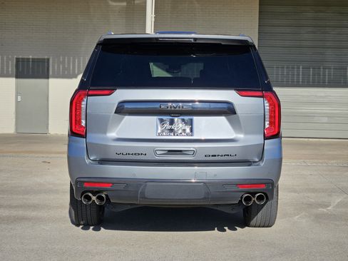 Used 2023 GMC Yukon XL Denali Ultimate image 8