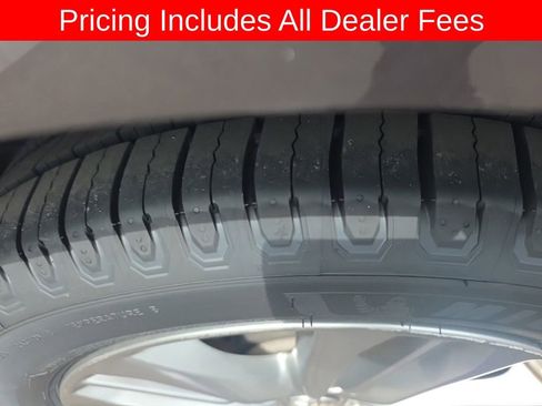Used 2015 Toyota Camry SE FWD image 16