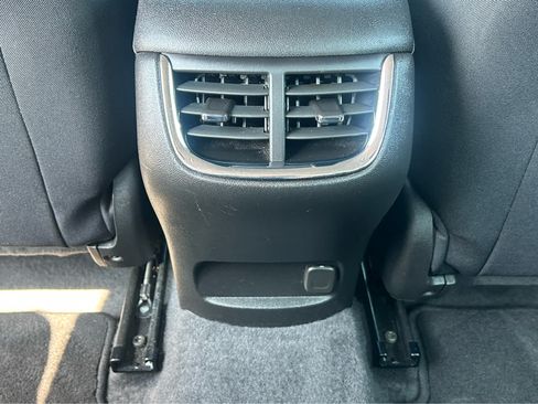 Used 2025 Chevrolet Malibu LT FWD image 9
