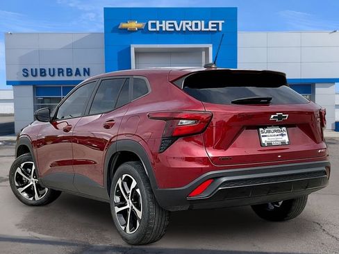Used 2024 Chevrolet Trax RS FWD image 11