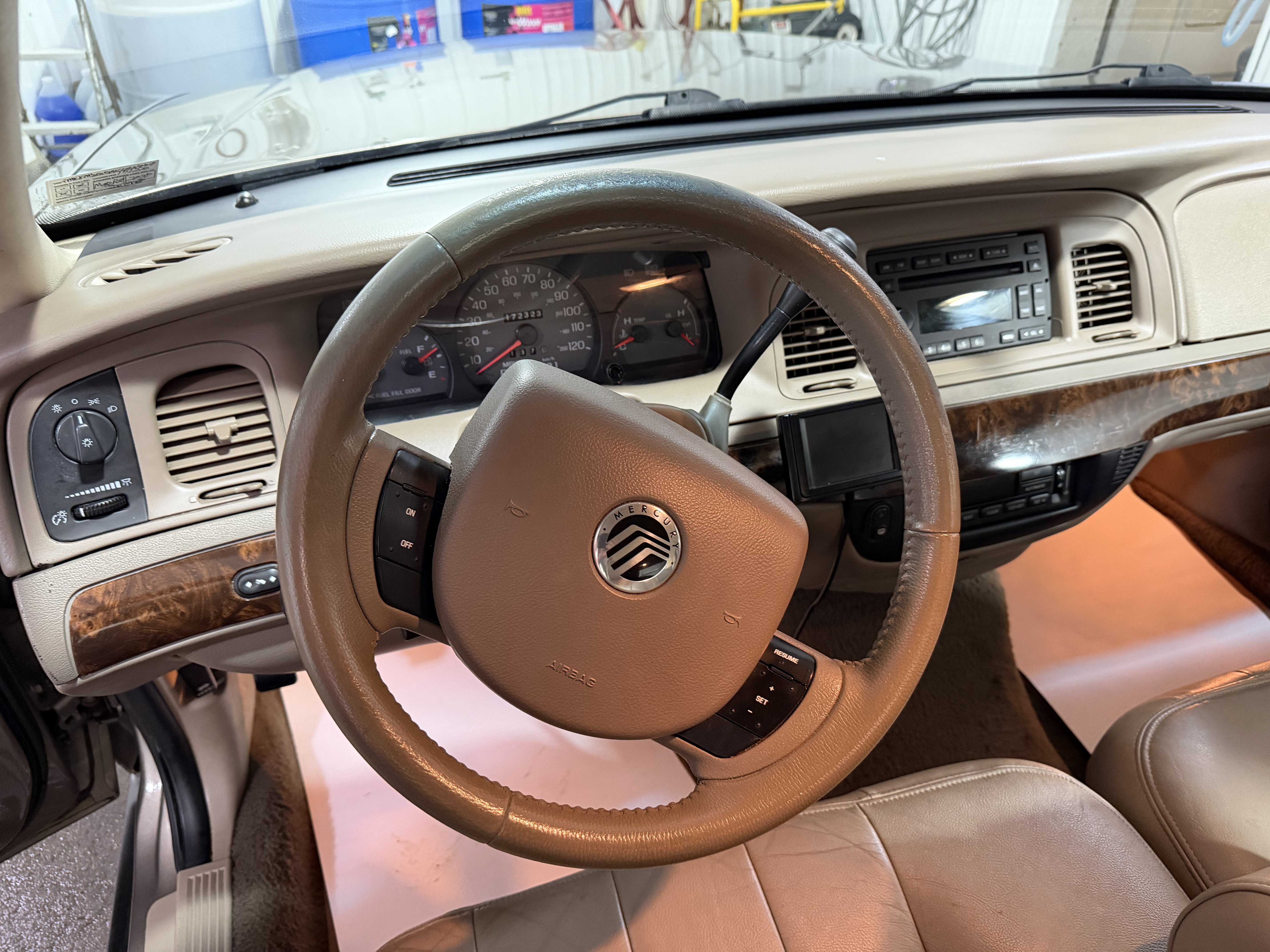 Used 2005 Mercury Grand Marquis LSE RWD image 9