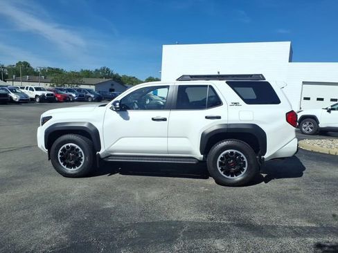 Certified 2026 Toyota 4Runner TRD Off-Road Premium AWD/4WD image 19