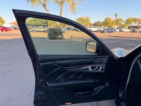 Used 2011 INFINITI M37 w/ Premium Pkg image 23