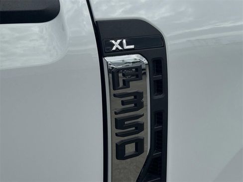 New 2025 Ford F350 XL w/ XL Chrome Package image 24