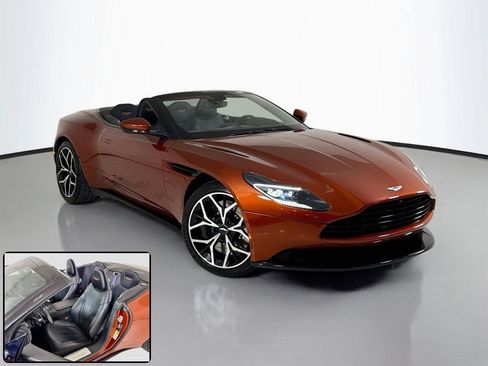 Used 2019 Aston Martin DB11 Volante RWD image 2