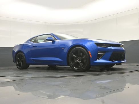 Used 2018 Chevrolet Camaro SS RWD image 49