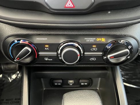 Used 2025 Kia Soul LX w/ LX Technology Package image 15