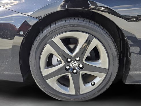 Used 2019 Toyota Prius XLE image 17