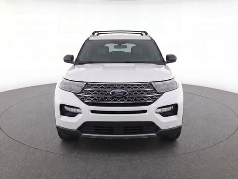 Used 2020 Ford Explorer XLT w/ Equipment Group 202A AWD/4WD image 2